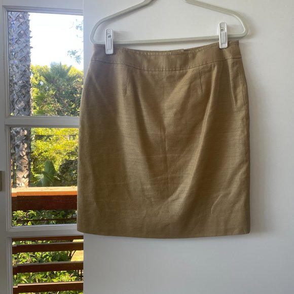 Anne Klein Front-Button A-Line Skirt in Tan with Front‎ Pockets, Size 10 - Picture 2 of 6
